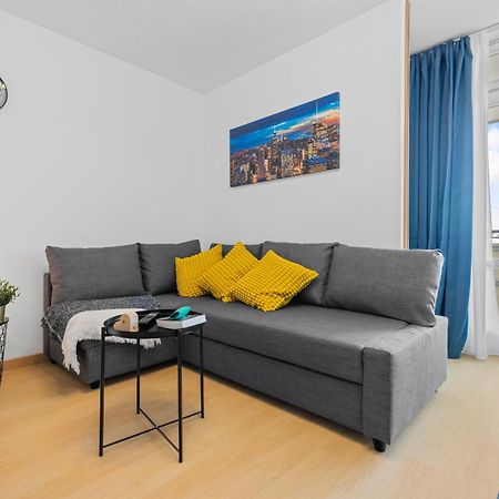 Neusass Sonniges City-Apartment Mit Suedbalkon Und Parklatz מראה חיצוני תמונה