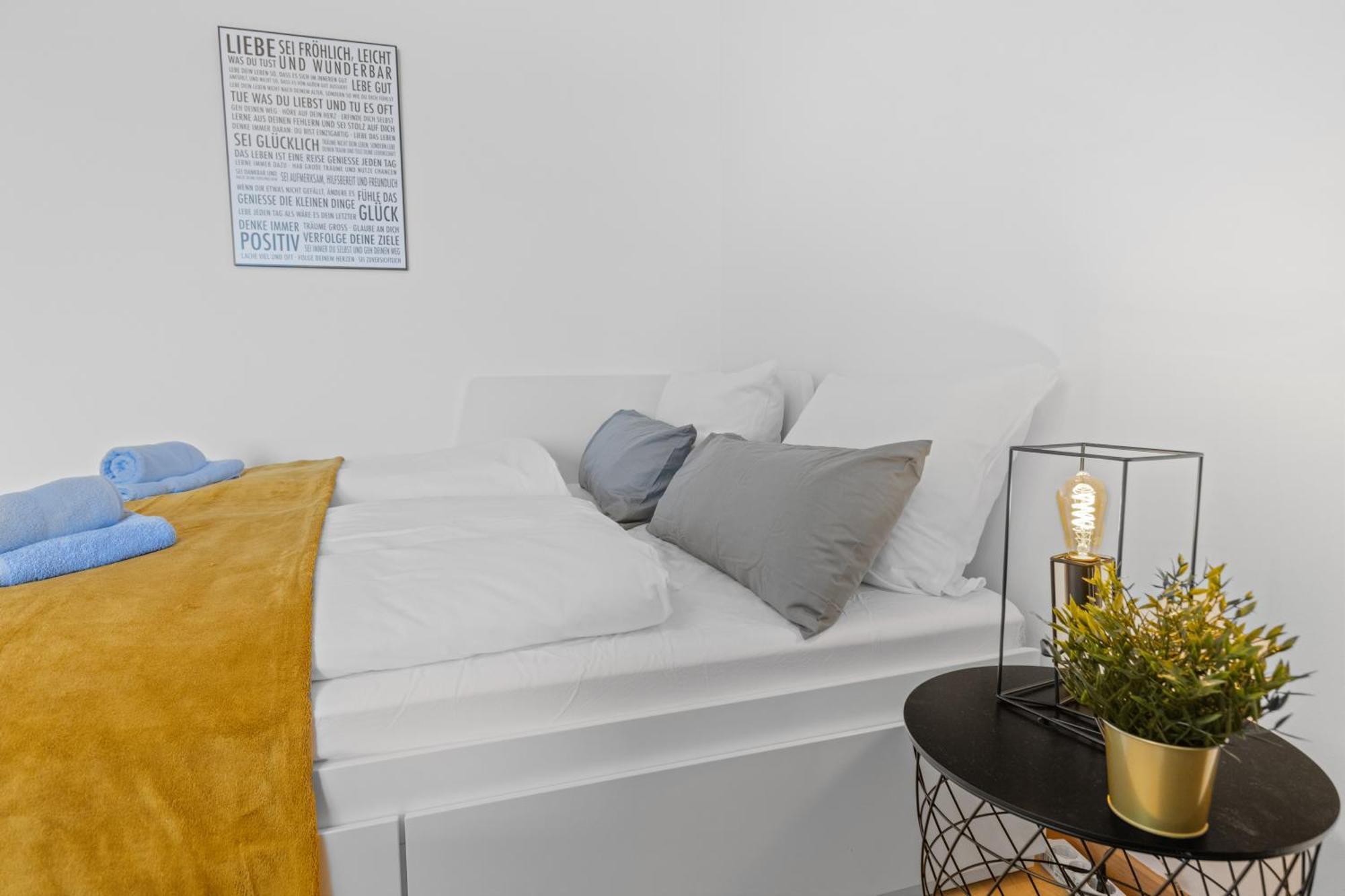 Neusass Sonniges City-Apartment Mit Suedbalkon Und Parklatz מראה חיצוני תמונה