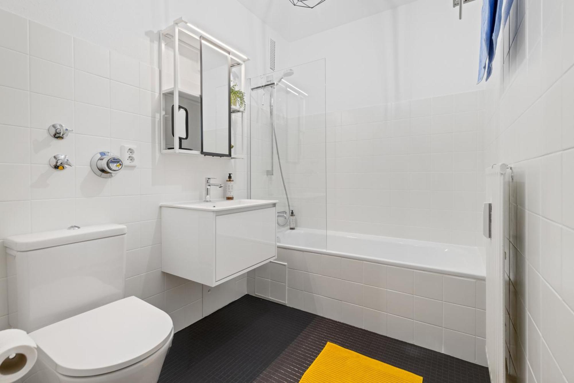 Neusass Sonniges City-Apartment Mit Suedbalkon Und Parklatz מראה חיצוני תמונה