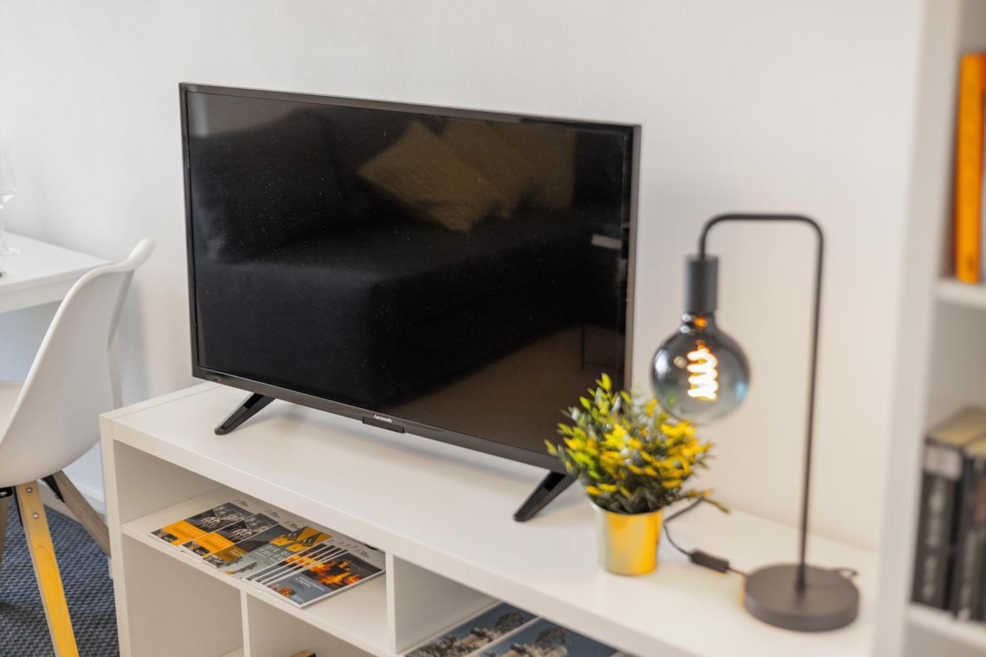 Neusass Sonniges City-Apartment Mit Suedbalkon Und Parklatz מראה חיצוני תמונה