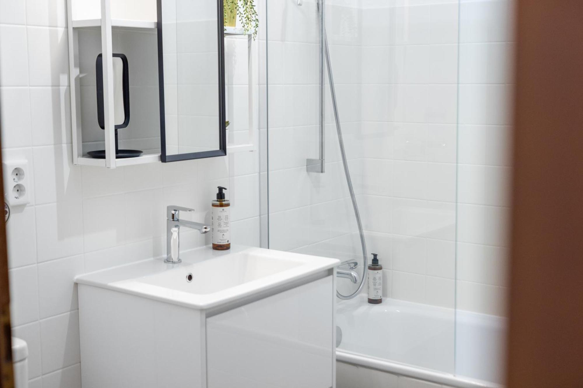 Neusass Sonniges City-Apartment Mit Suedbalkon Und Parklatz מראה חיצוני תמונה