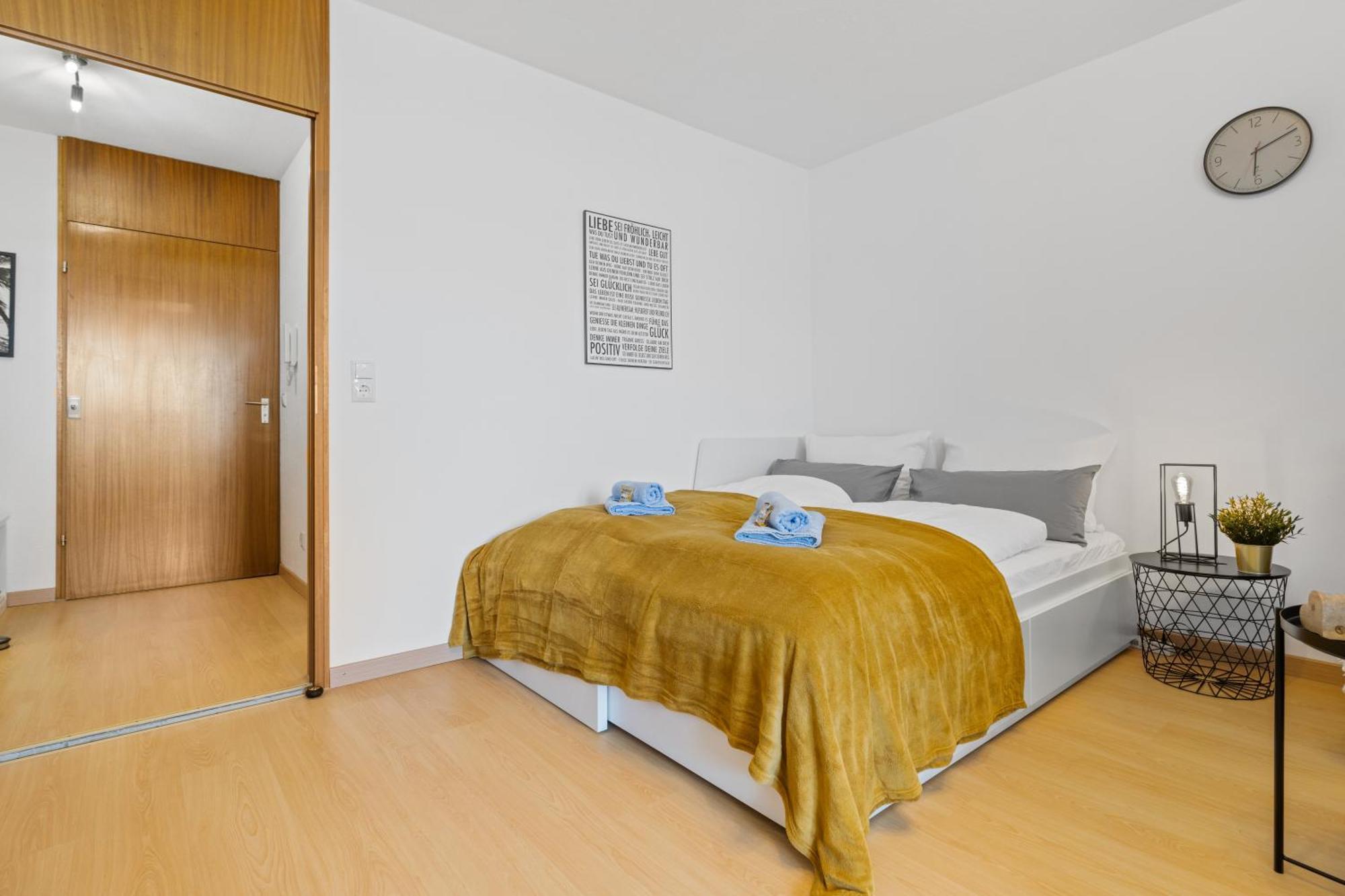 Neusass Sonniges City-Apartment Mit Suedbalkon Und Parklatz מראה חיצוני תמונה