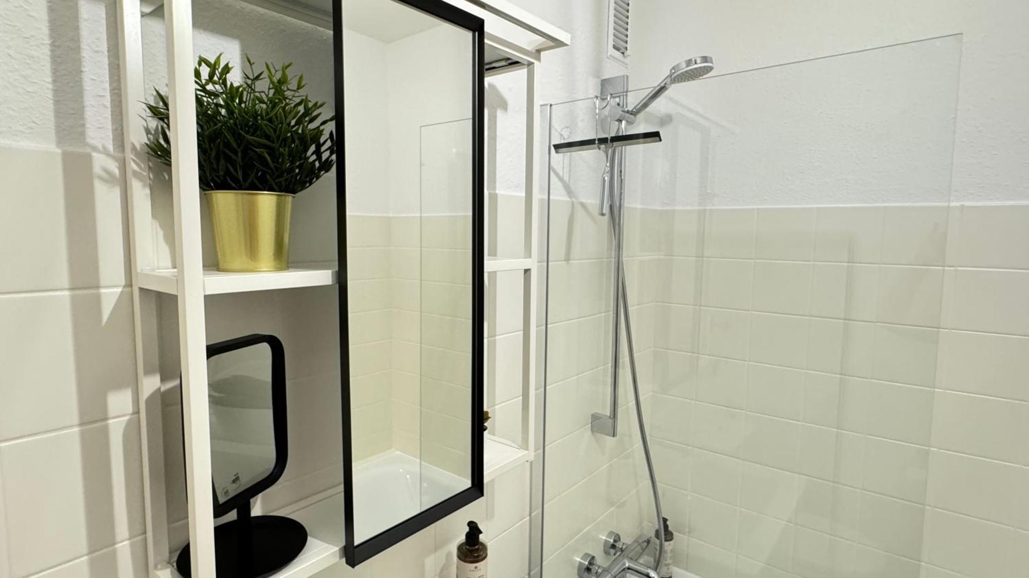 Neusass Sonniges City-Apartment Mit Suedbalkon Und Parklatz מראה חיצוני תמונה