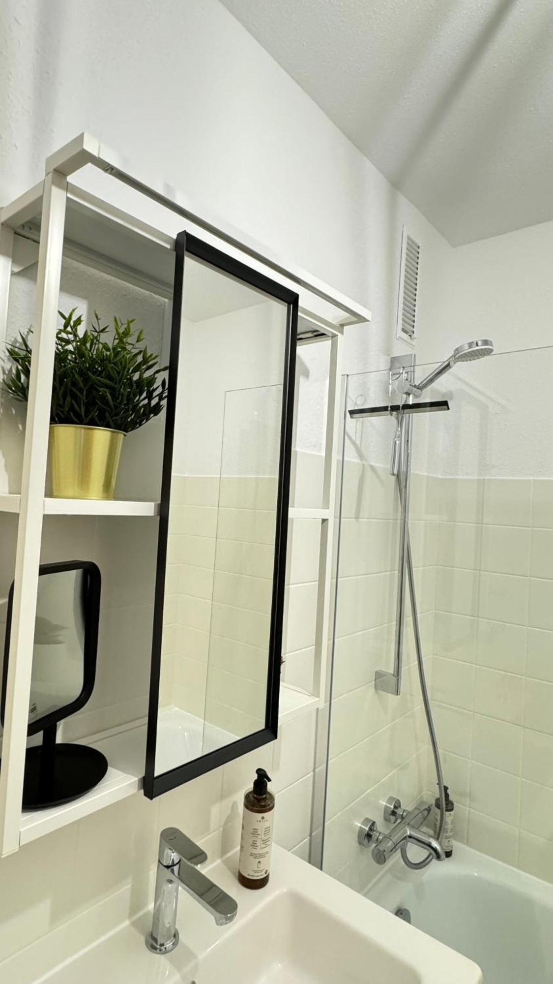 Neusass Sonniges City-Apartment Mit Suedbalkon Und Parklatz מראה חיצוני תמונה